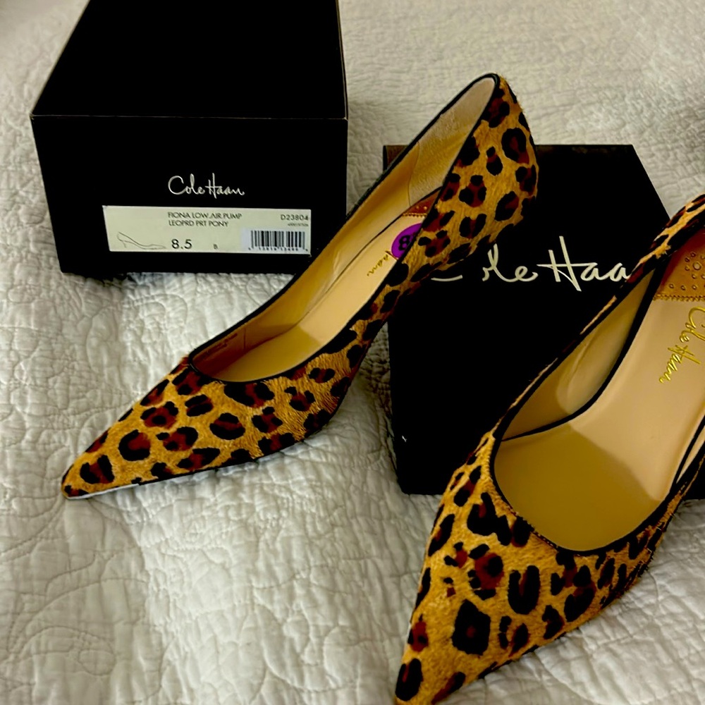 Cole Haan.        Fiona Air Pump.             Leopard Print Pony.   Size. 8.5